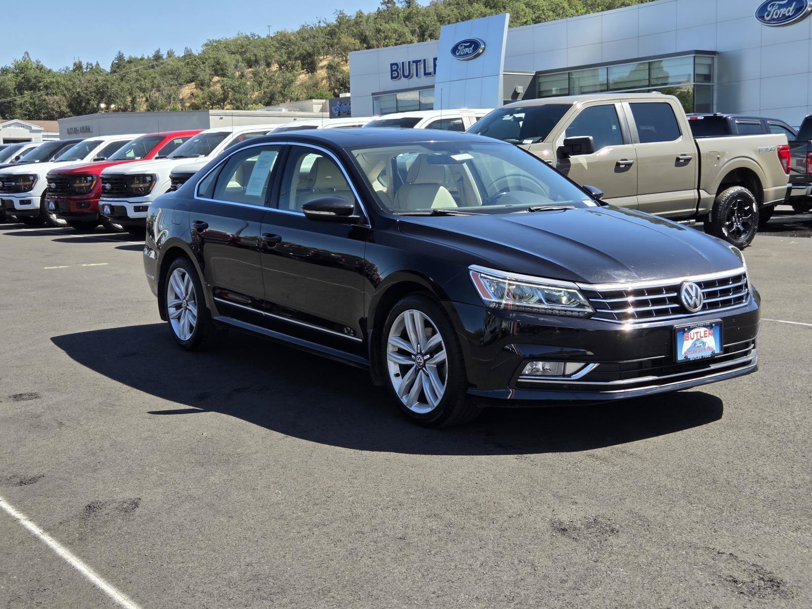 Used 2017  Volkswagen 1.8T SE w/Technology image 3