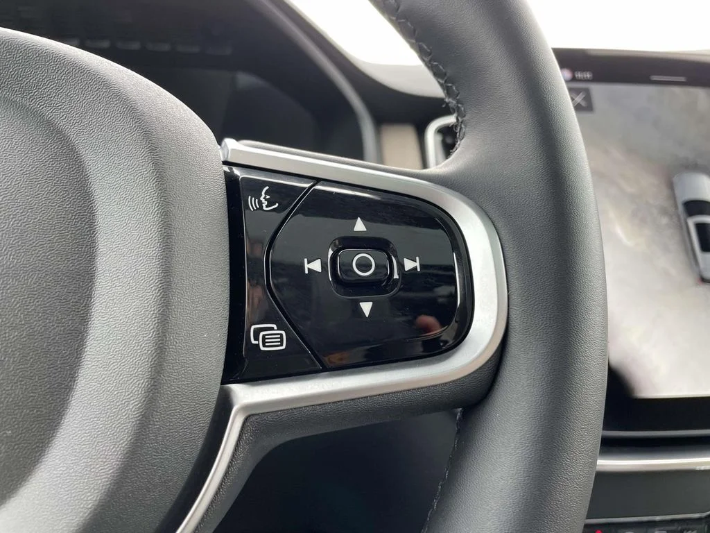 2026 Volvo XC90 Plus - Photo 13