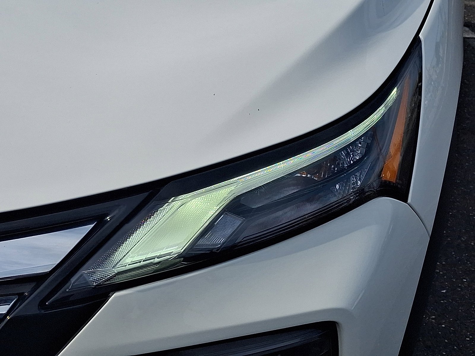Certified Used 2024 Glacier White Nissan S image 9