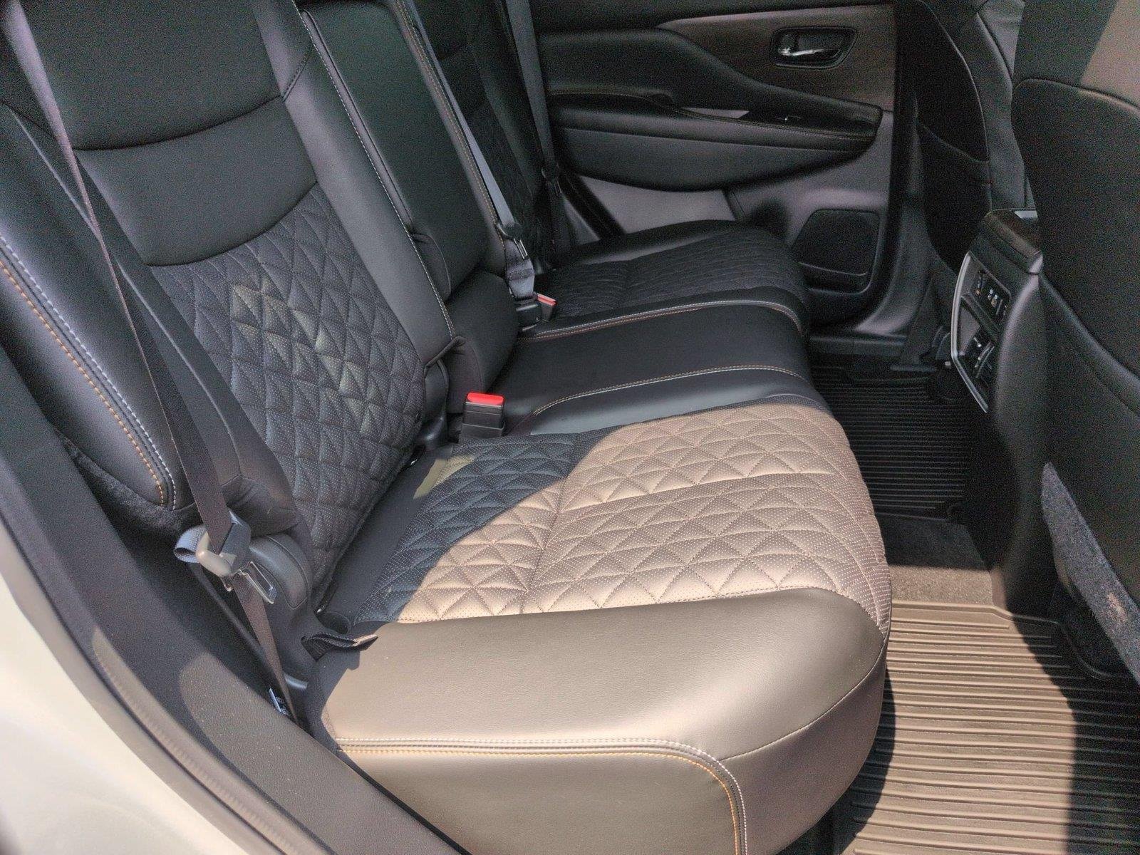 Used 2023 Brilliant Silver Metallic Nissan Platinum image 37