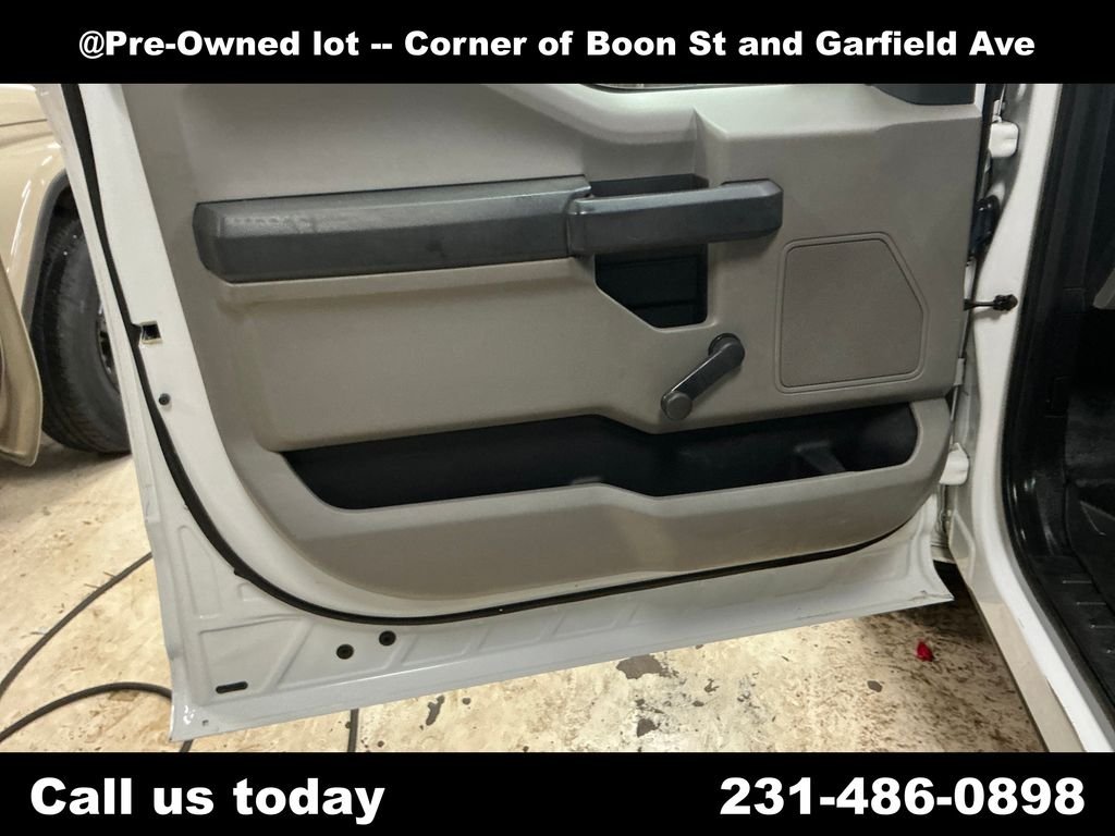 Used 2017 White Ford XL image 15