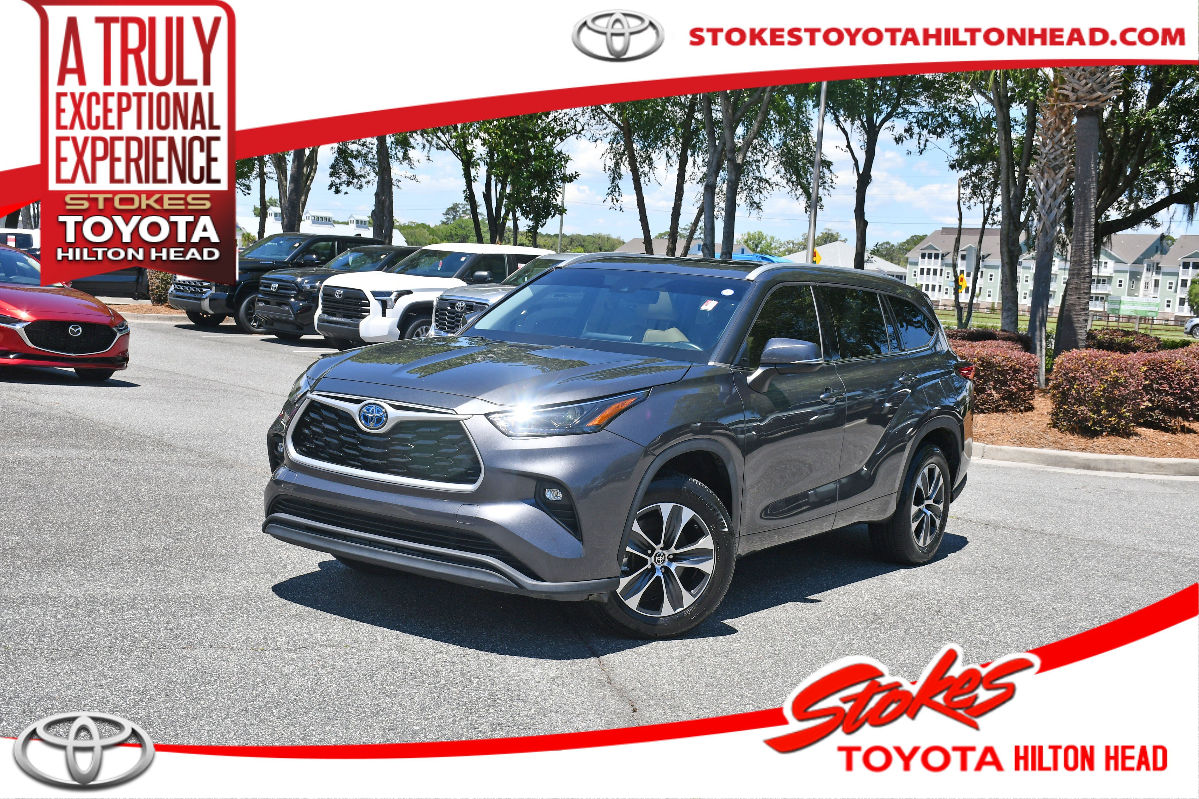 Used 2022 Gray Toyota XLE image 1