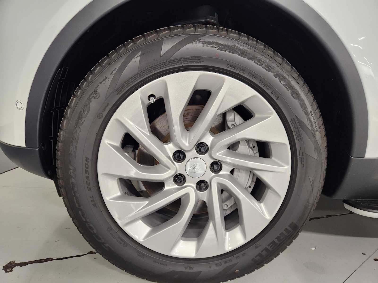 Used 2026 Fuji White Land Rover S image 8