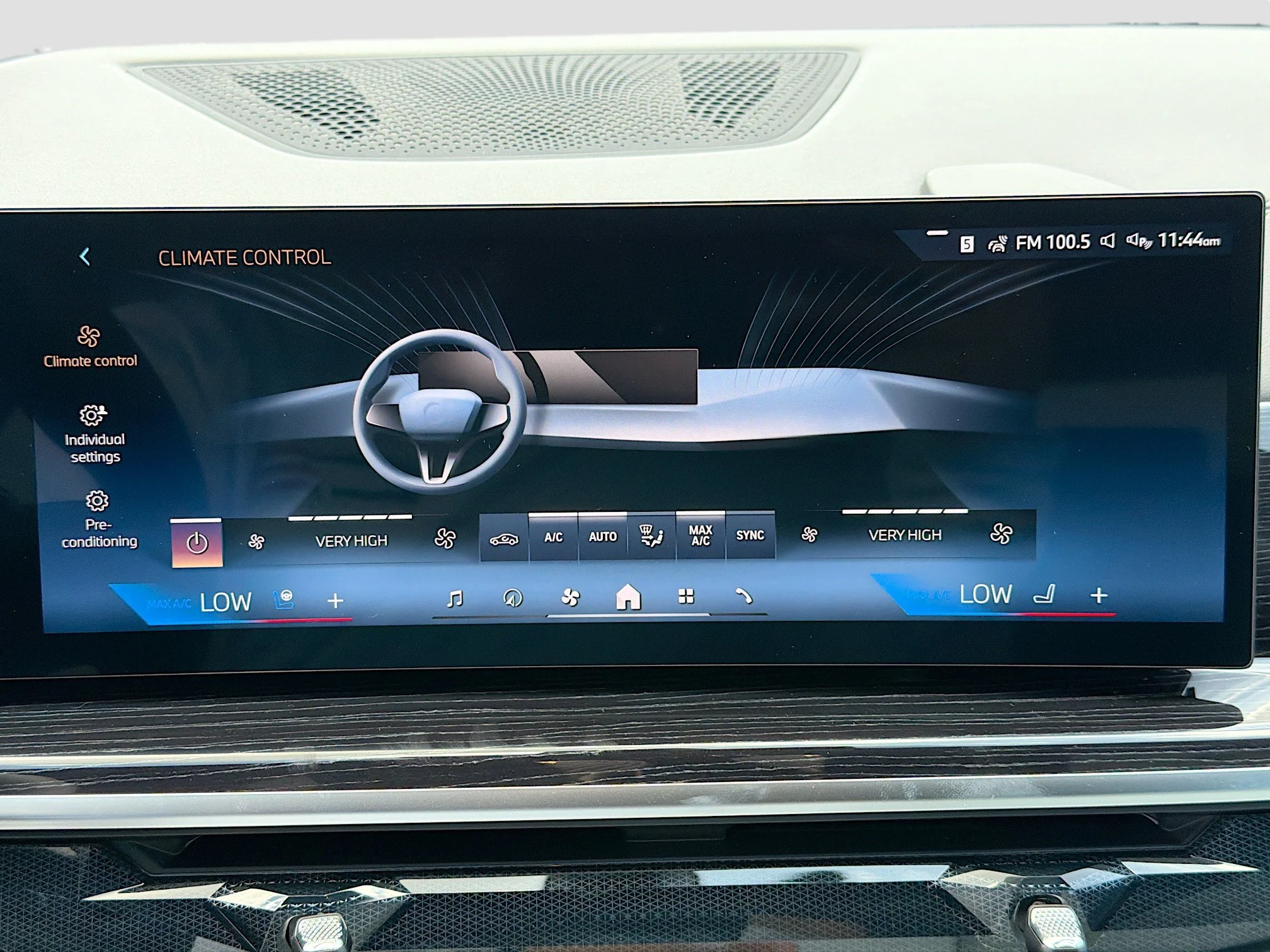 New 2026 Mineral White Metallic BMW xDrive40i image 32