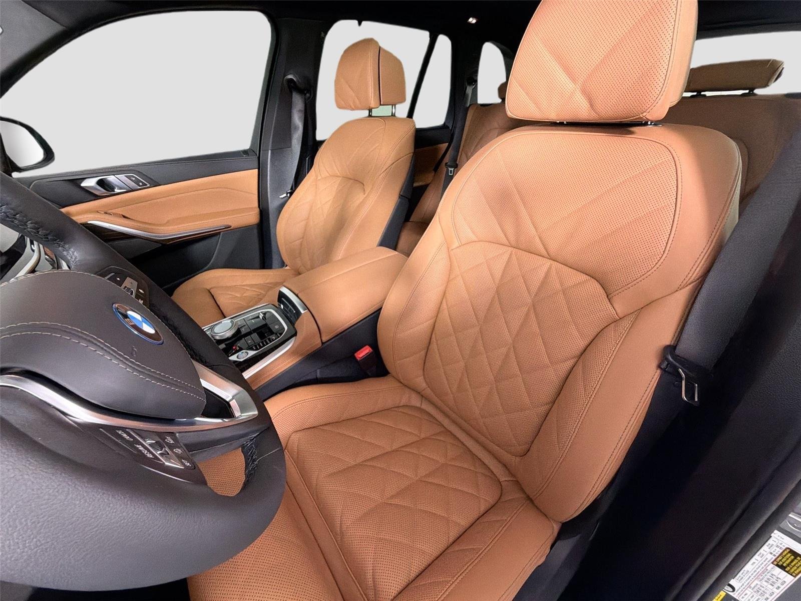 New 2026 Skyscraper Grey Metallic BMW xDrive50e image 41