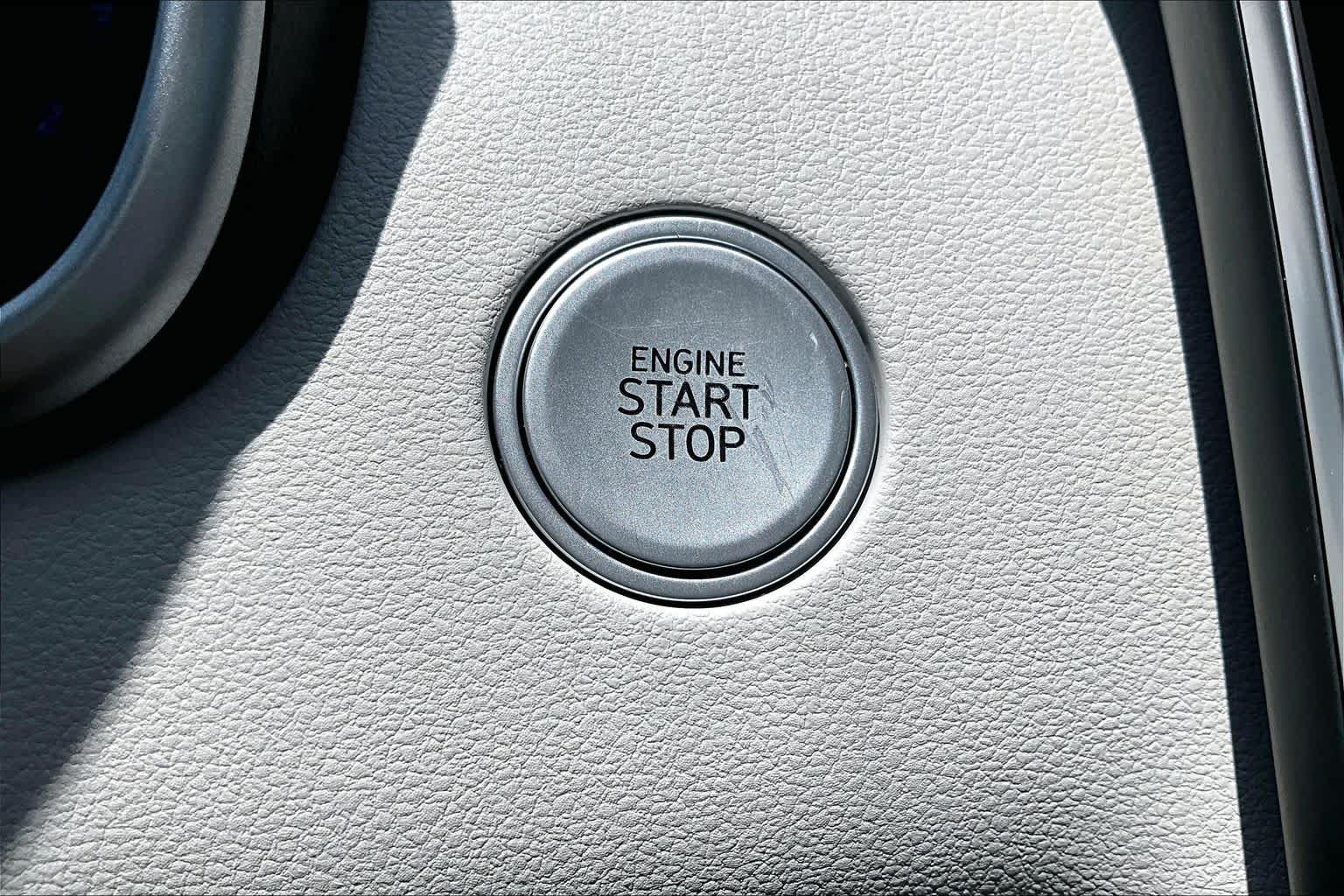 Used 2022 Portofino Gray Hyundai SEL image 31