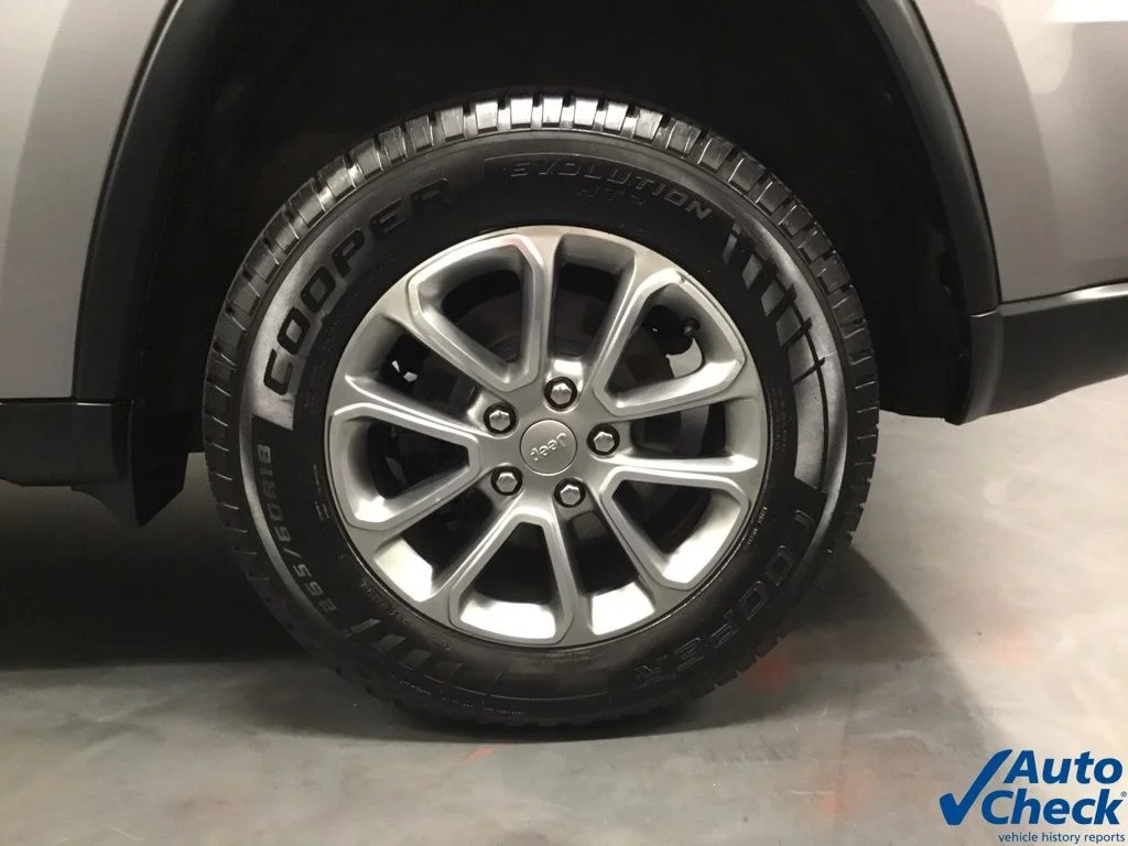 Used 2016 Silver Jeep Limited image 20