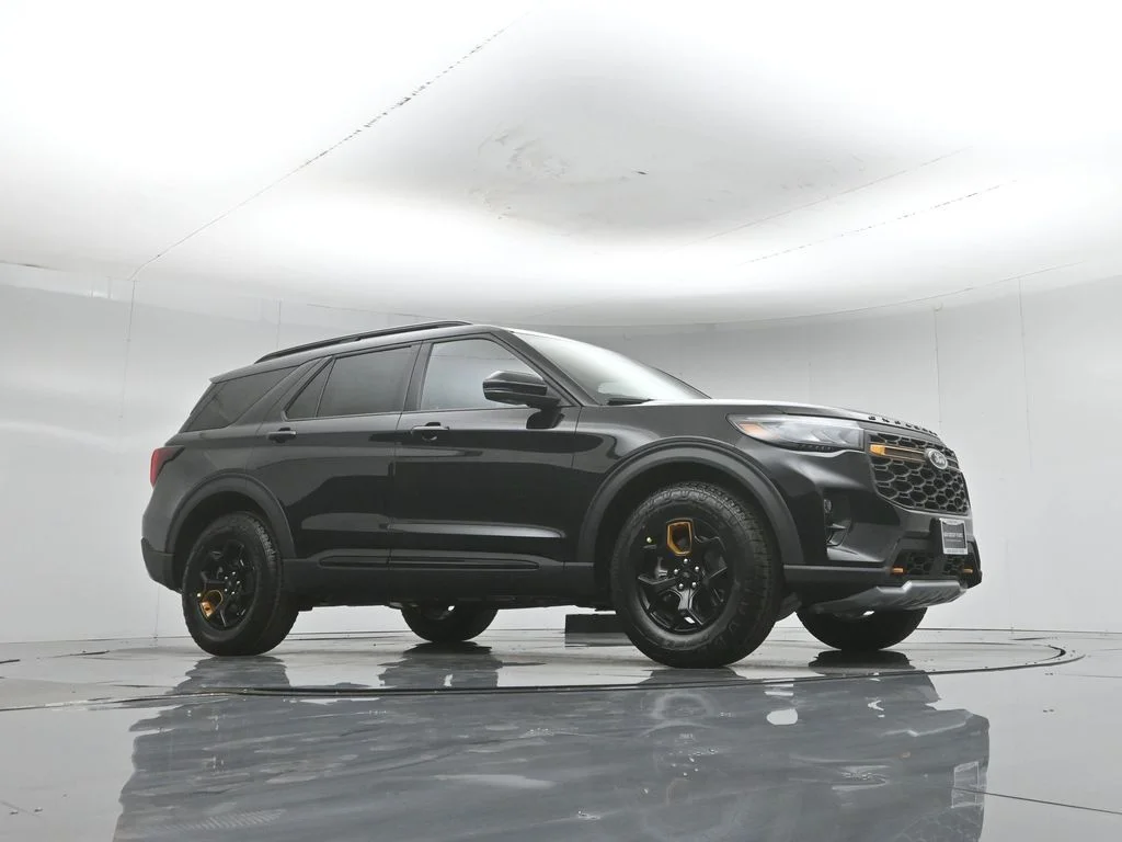 New 2026 Agate Black Metallic Ford Tremor image 3