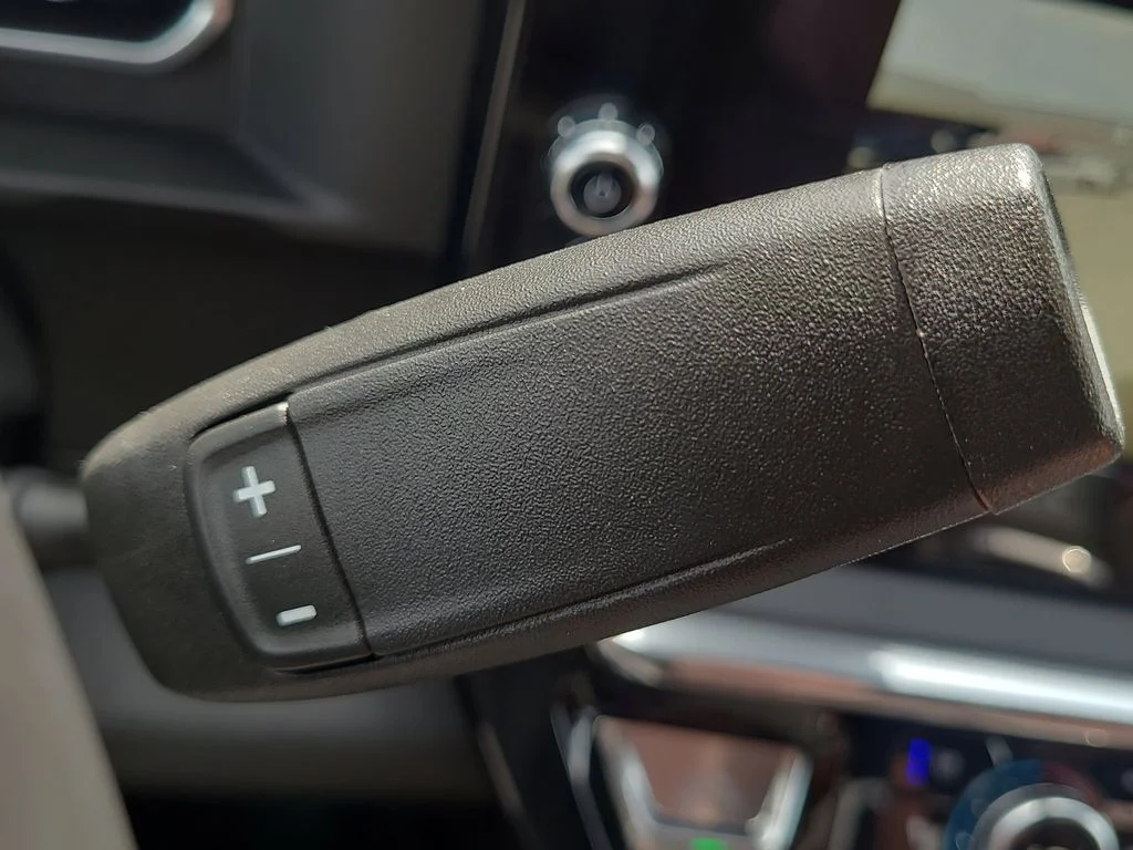 Used 2025 Blue GMC Denali Ultimate image 29