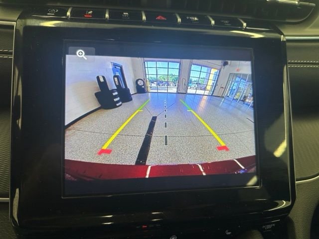 Used 2024 Red Jeep Altitude image 35