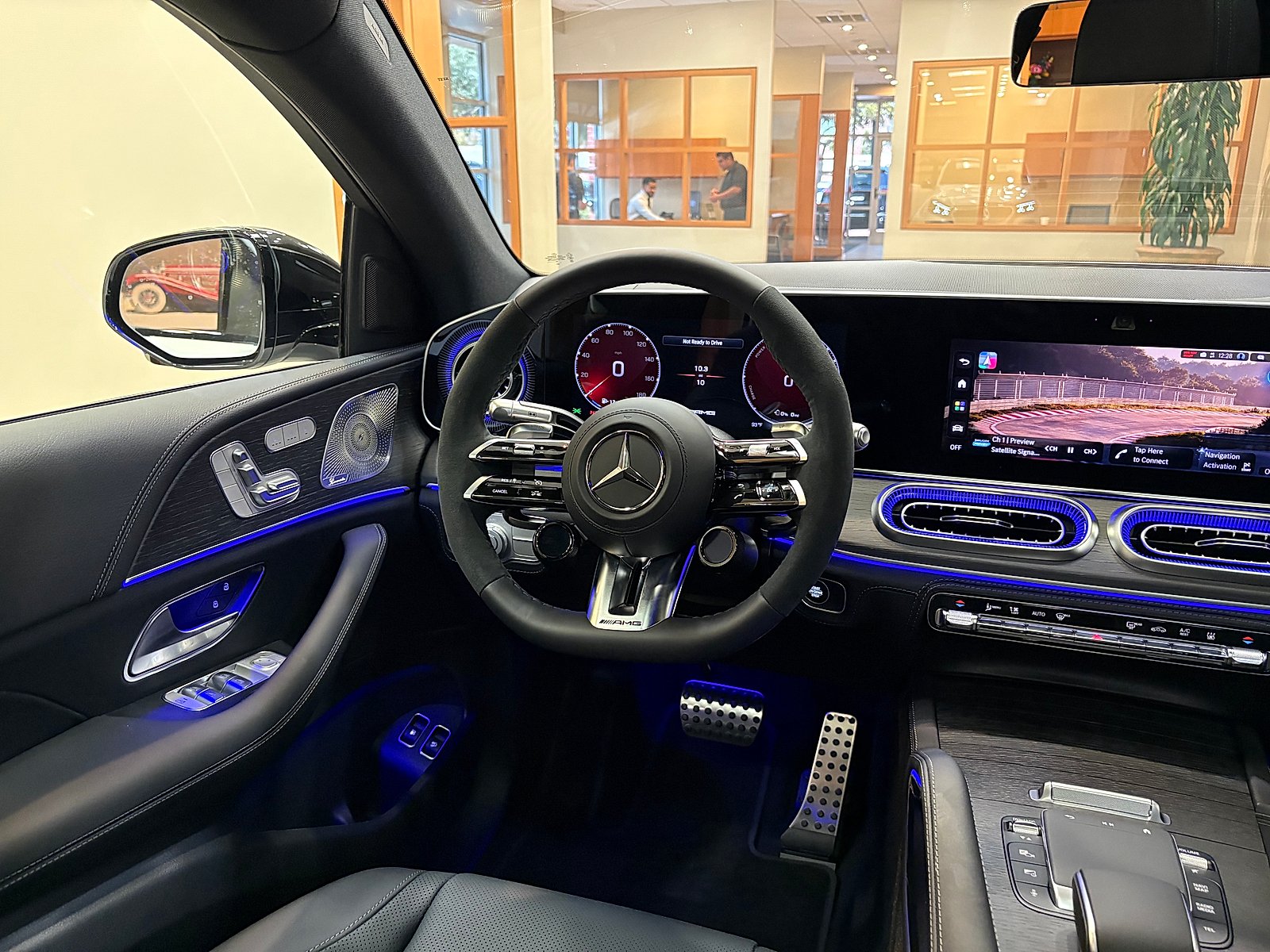 New 2027 MANUFAKTUR Moonlight White Metallic Mercedes-Benz AMG® GLE 53e image 15