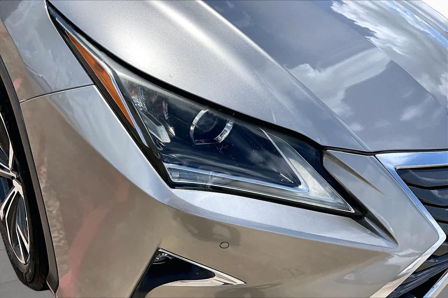 Used 2017 Atomic Silver Lexus  image 28