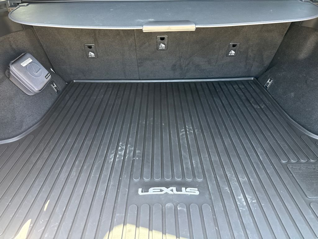 Used 2024 White Lexus 350h Luxury image 10