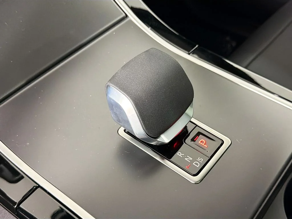 New 2026 Batumi Gold Land Rover S image 17