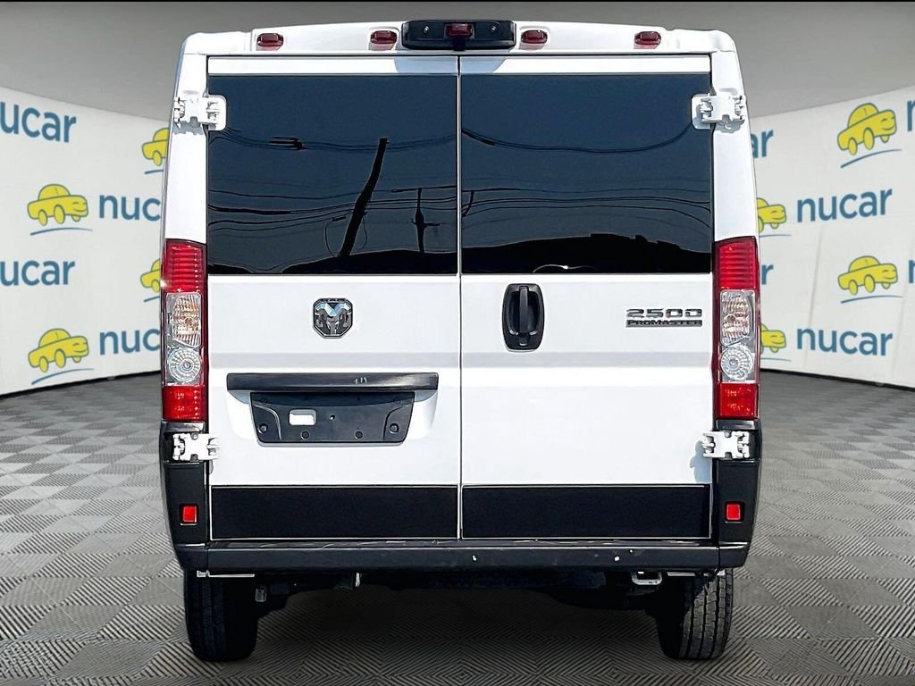 Used 2025 White Ram Base image 5