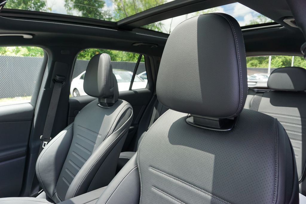 2025 Mercedes-Benz GLC Base - Photo 39