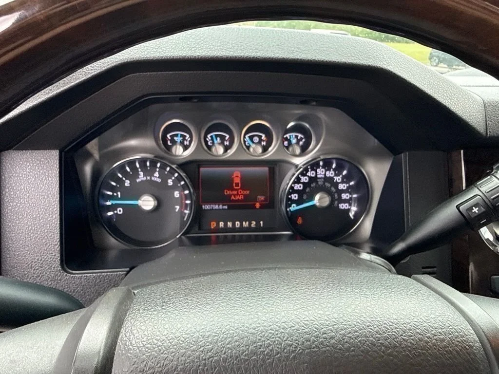 Used 2014 White Platinum Clearcoat Metallic Ford Platinum image 20