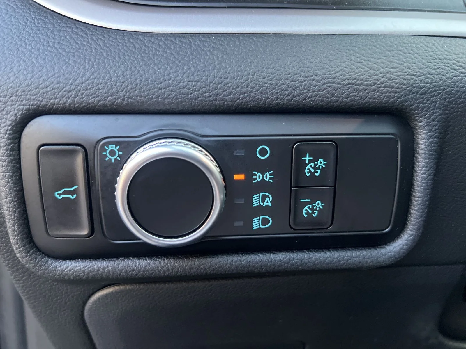 Used 2023 Agate Black Metallic Ford XLT image 12