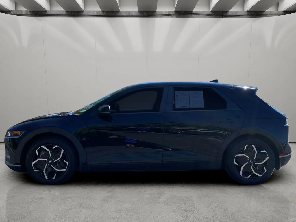 Certified Used 2024 Abyss Black Hyundai SEL image 2