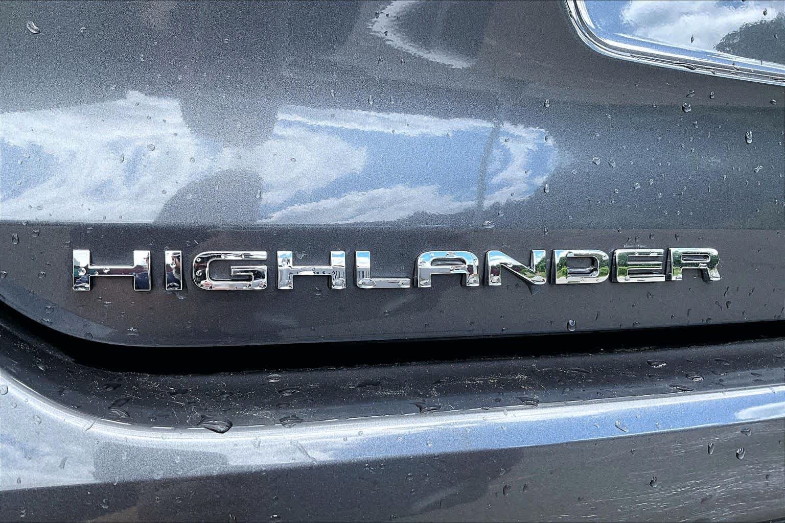 Used 2025 Magnetic Gray Metallic Toyota Limited image 33