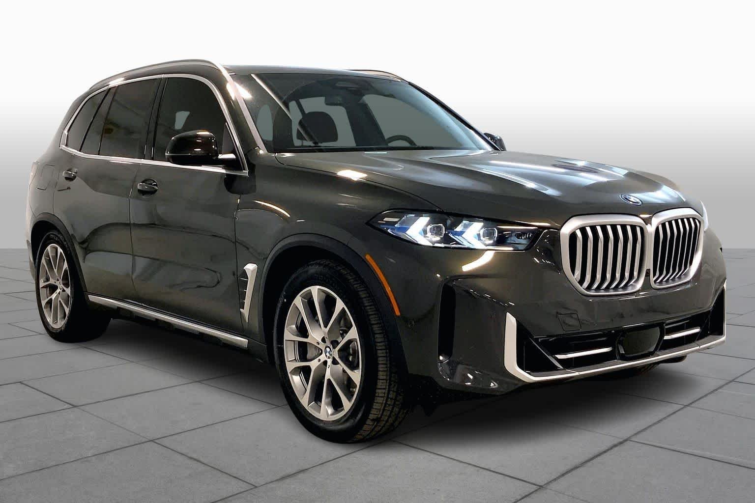 New 2026 Dravit Grey Metallic BMW xDrive50e image 2