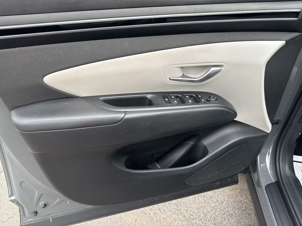 Used 2024 Gray Hyundai SEL image 21
