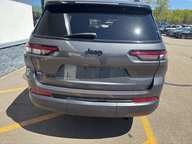 Used 2023 Baltic Gray Metallic Clearcoat Jeep Altitude image 6