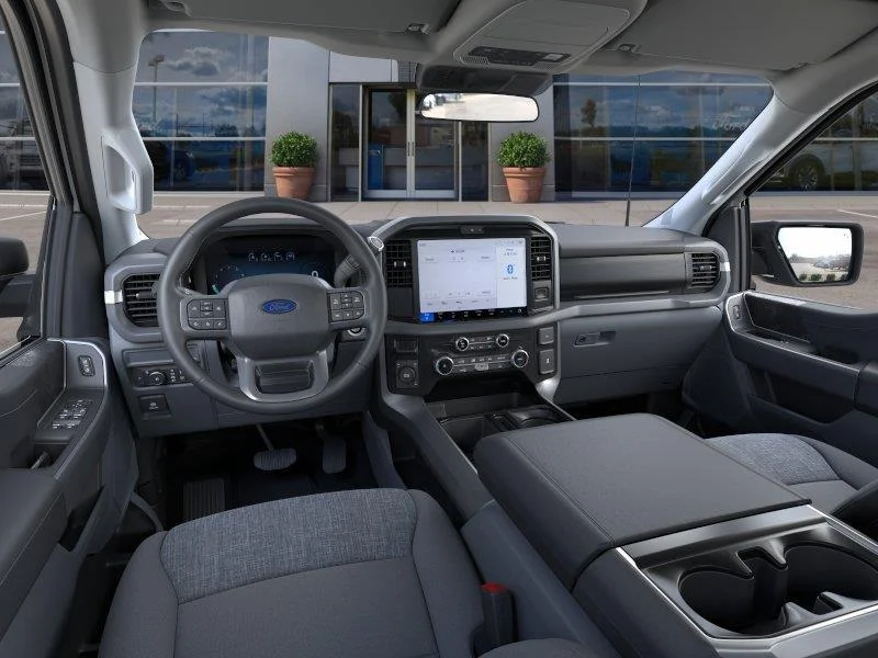 New 2026 Oxford White Ford XLT image 9