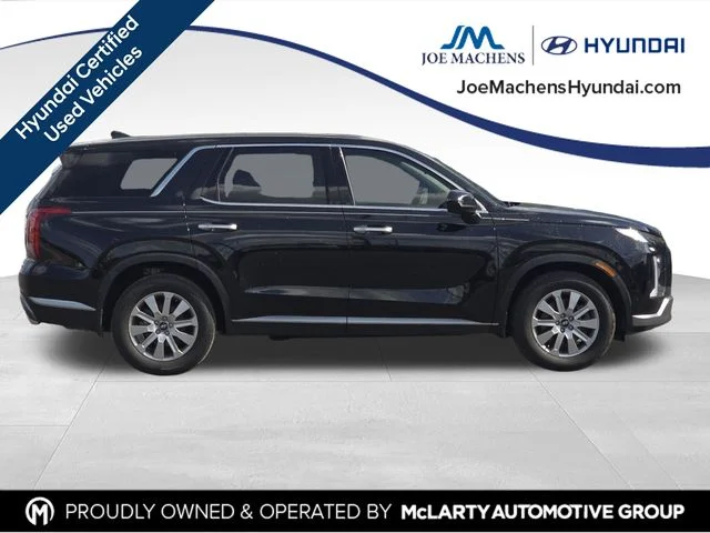Used 2025 Black Hyundai SE image 7