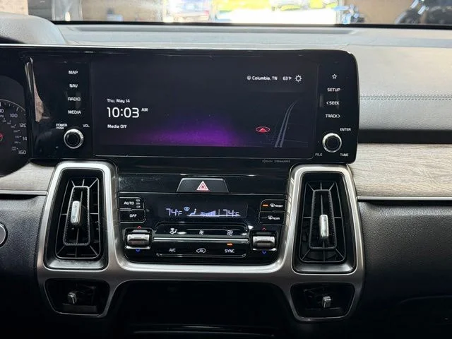 Used 2022 White Kia X-Line EX image 14
