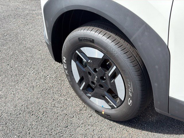 New 2027 Snow White Pearl Kia LX image 6