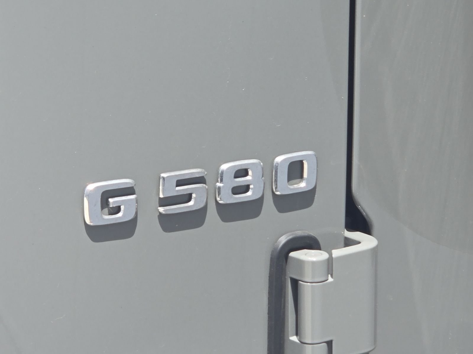 Certified Used 2025 Gray Mercedes-Benz G 580 image 5