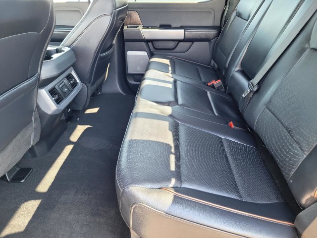 Used 2025  Ford Lariat image 13