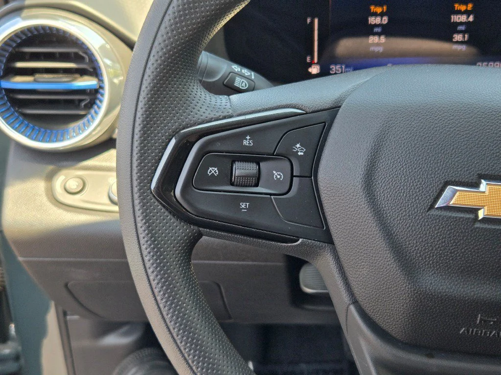 Used 2025 Cypress Gray Chevrolet LT image 28