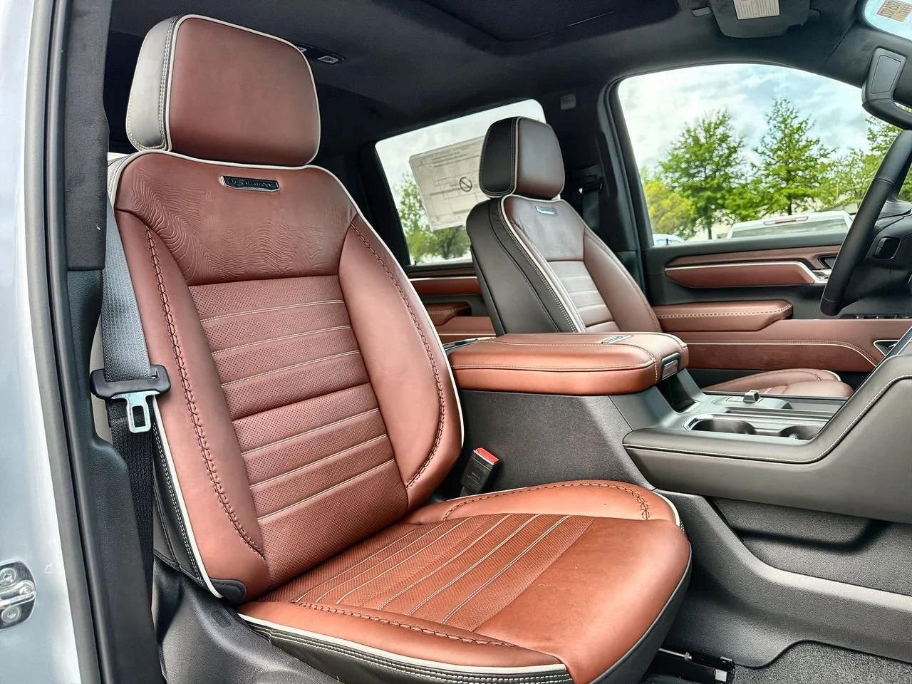 New 2026 Glacier White Tricoat GMC Denali Ultimate image 23