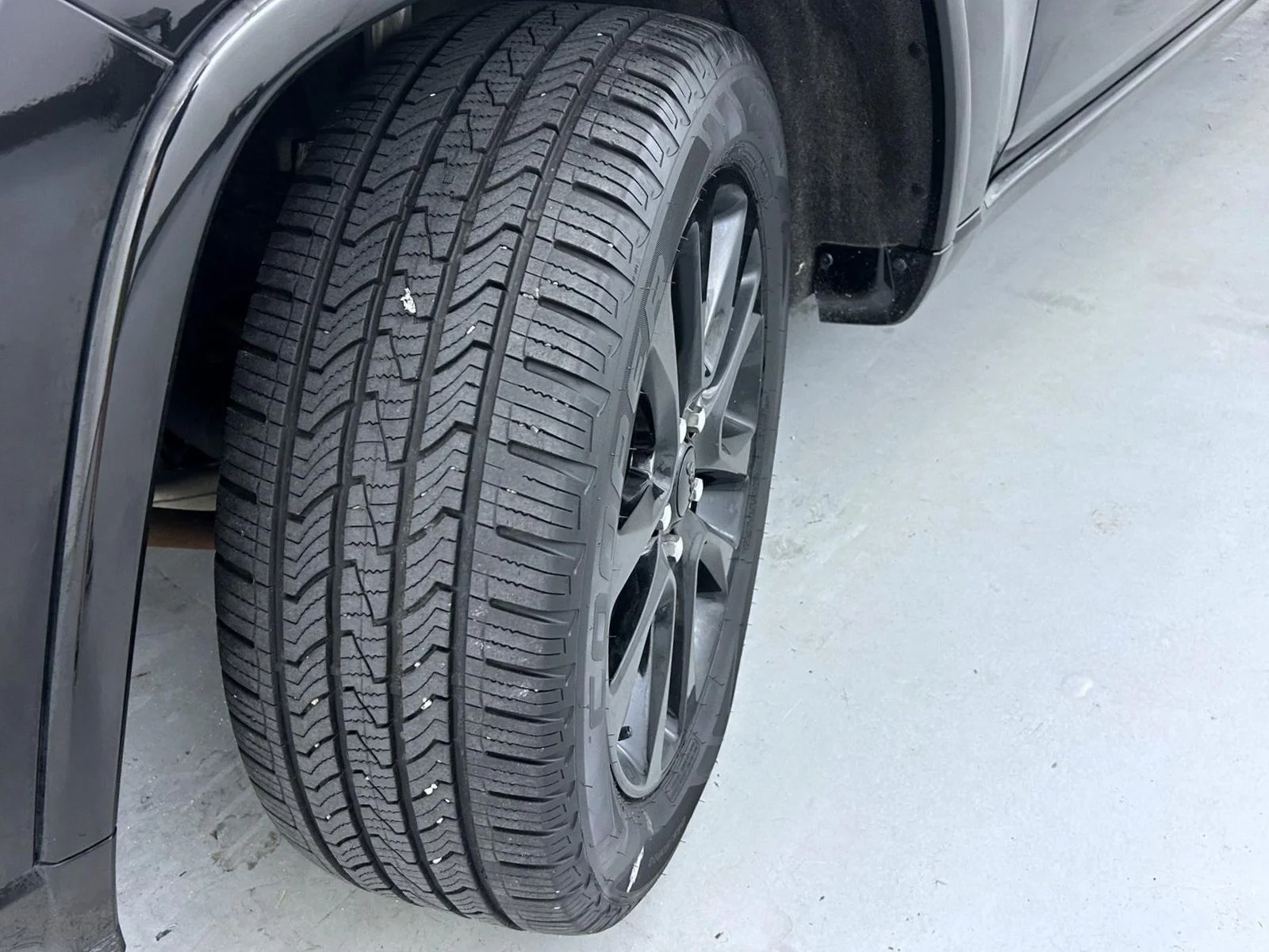 Used 2019 Black Jeep Altitude image 24