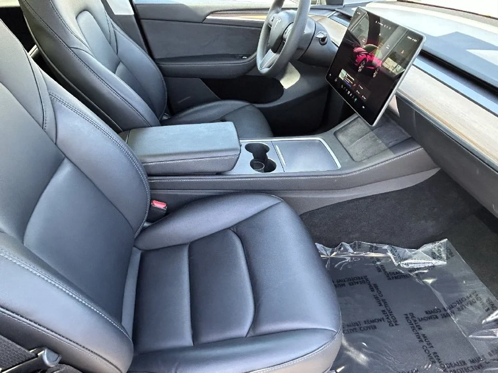 Used 2023 Solid Black Tesla Standard Range image 9