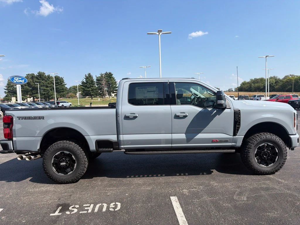 New 2027 Glacier Gray Metallic Tri-Coat Ford F-250® Lariat® image 6