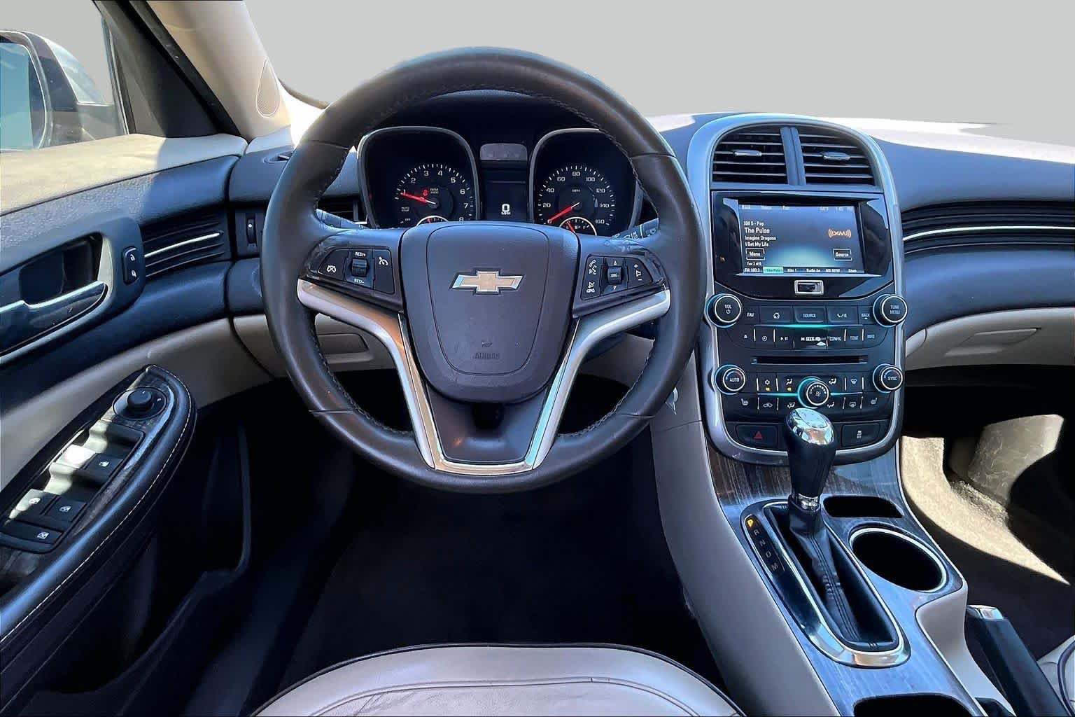 Used 2015 Iridescent Pearl Tricoat Chevrolet LT image 6