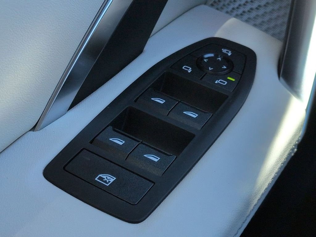 New 2026 Alpine White BMW xDrive28i image 24
