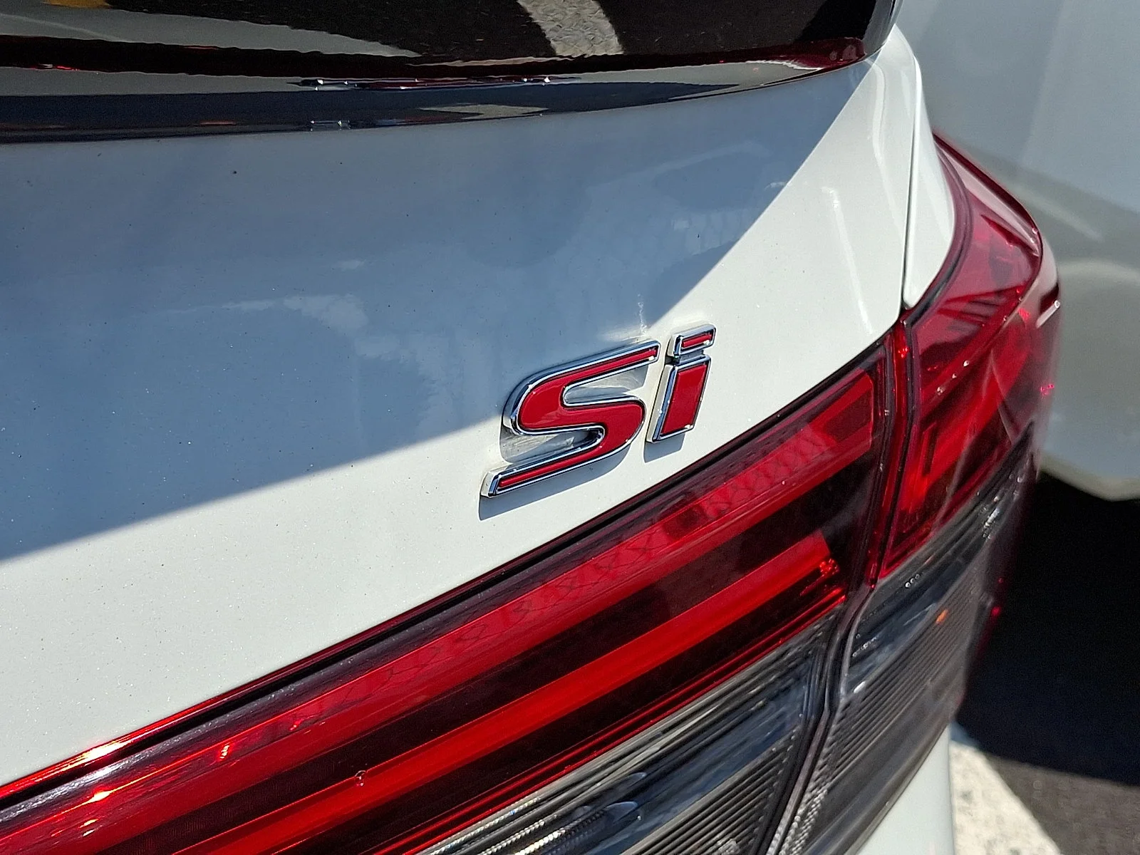 Used 2024 Platinum White Pearl Honda Sedan image 30