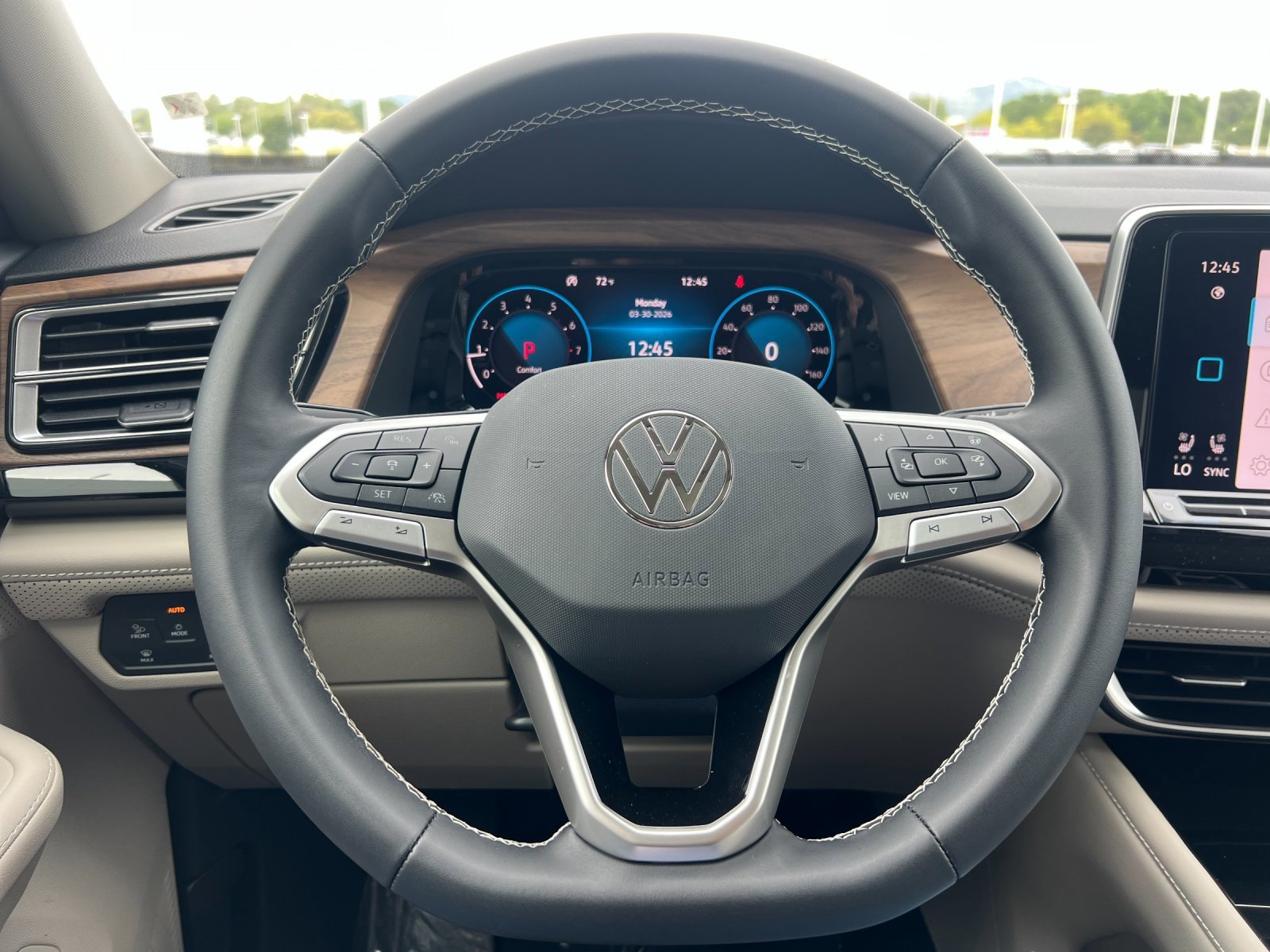 New 2026 Silver Mist Metallic Volkswagen 2.0T SE w/Technology image 23