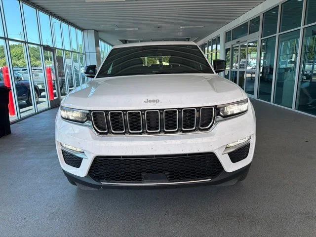 Used 2025 White Jeep Limited image 2