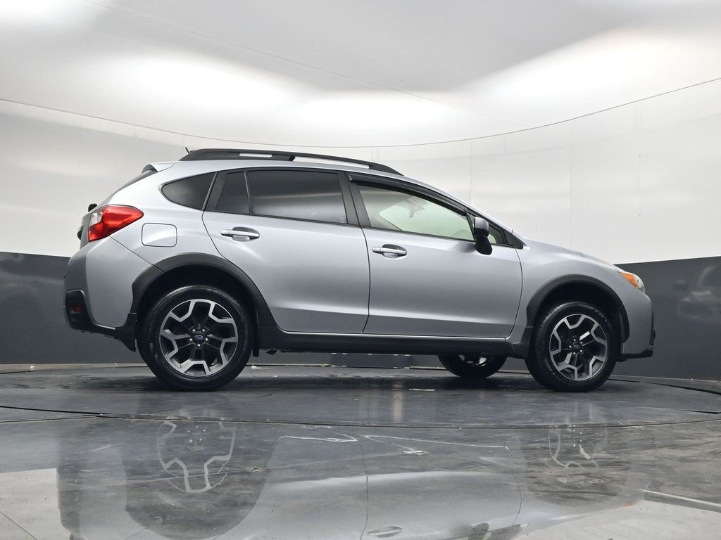 Used 2017 Ice Silver Metallic Subaru Premium image 32