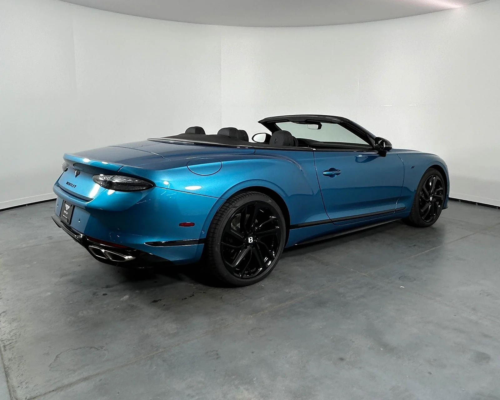 New 2026  Bentley V8 S image 9