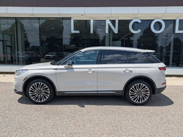 Used 2022 White Lincoln Reserve image 3