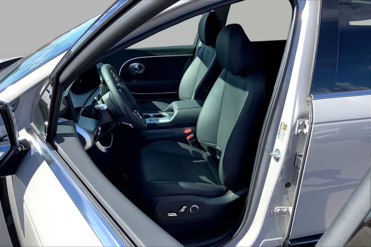 2026 Hyundai IONIQ 9 SEL - Photo 9