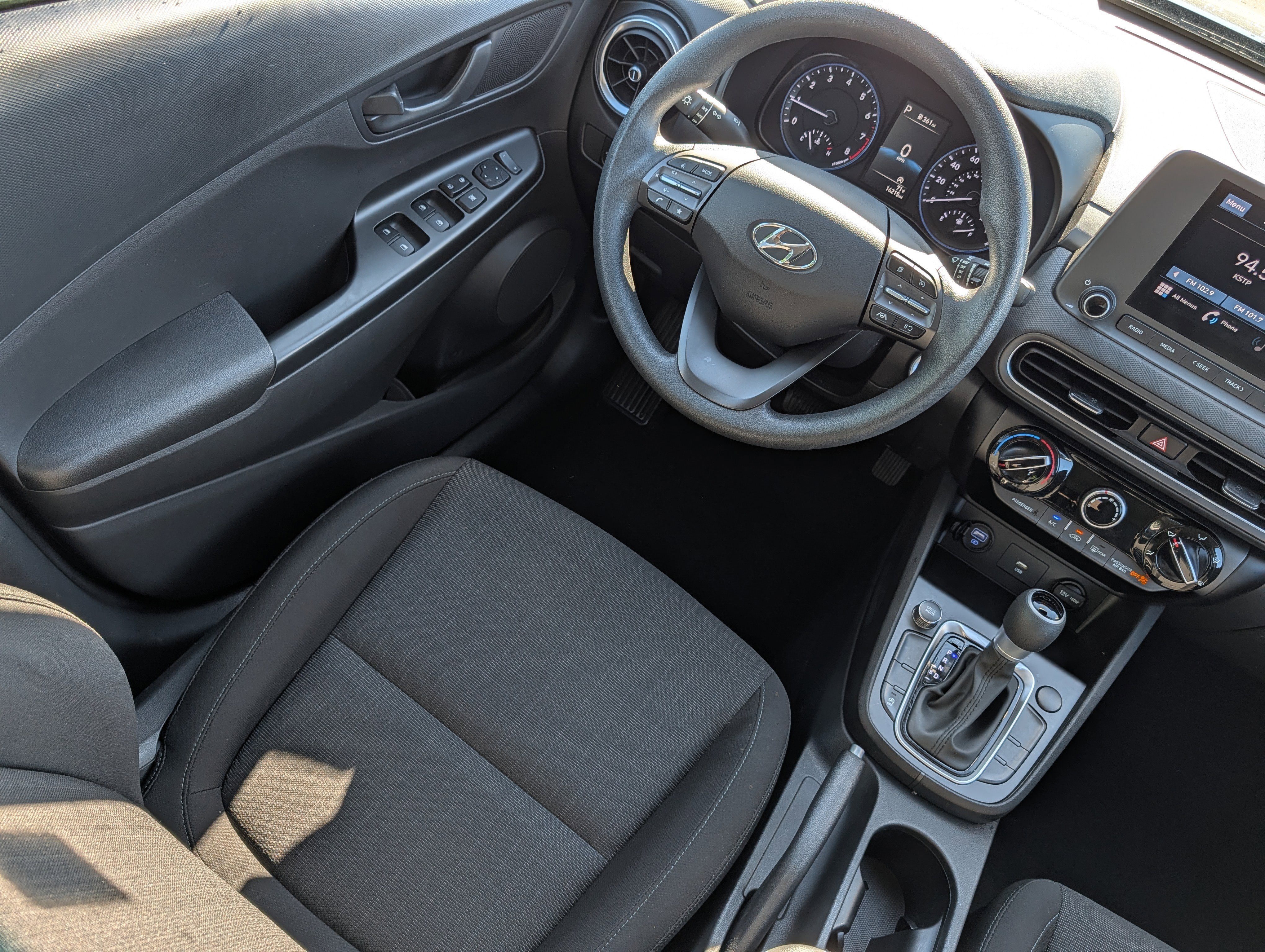 2023 Hyundai Kona SEL - Photo 9