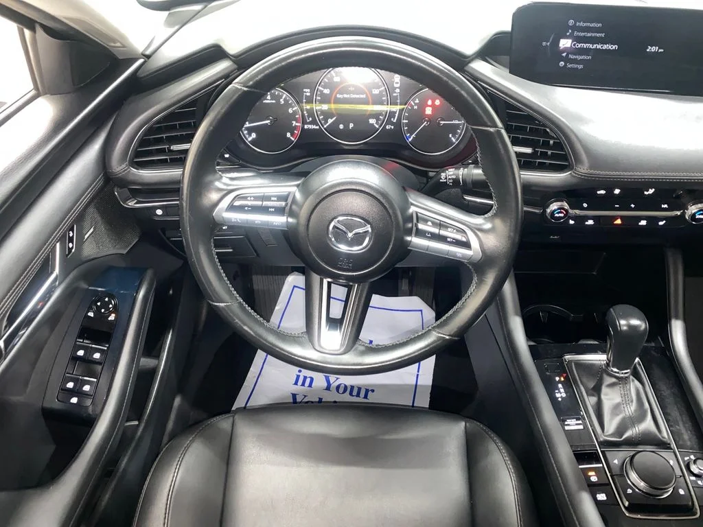 Used 2020 White Mazda Preferred image 28