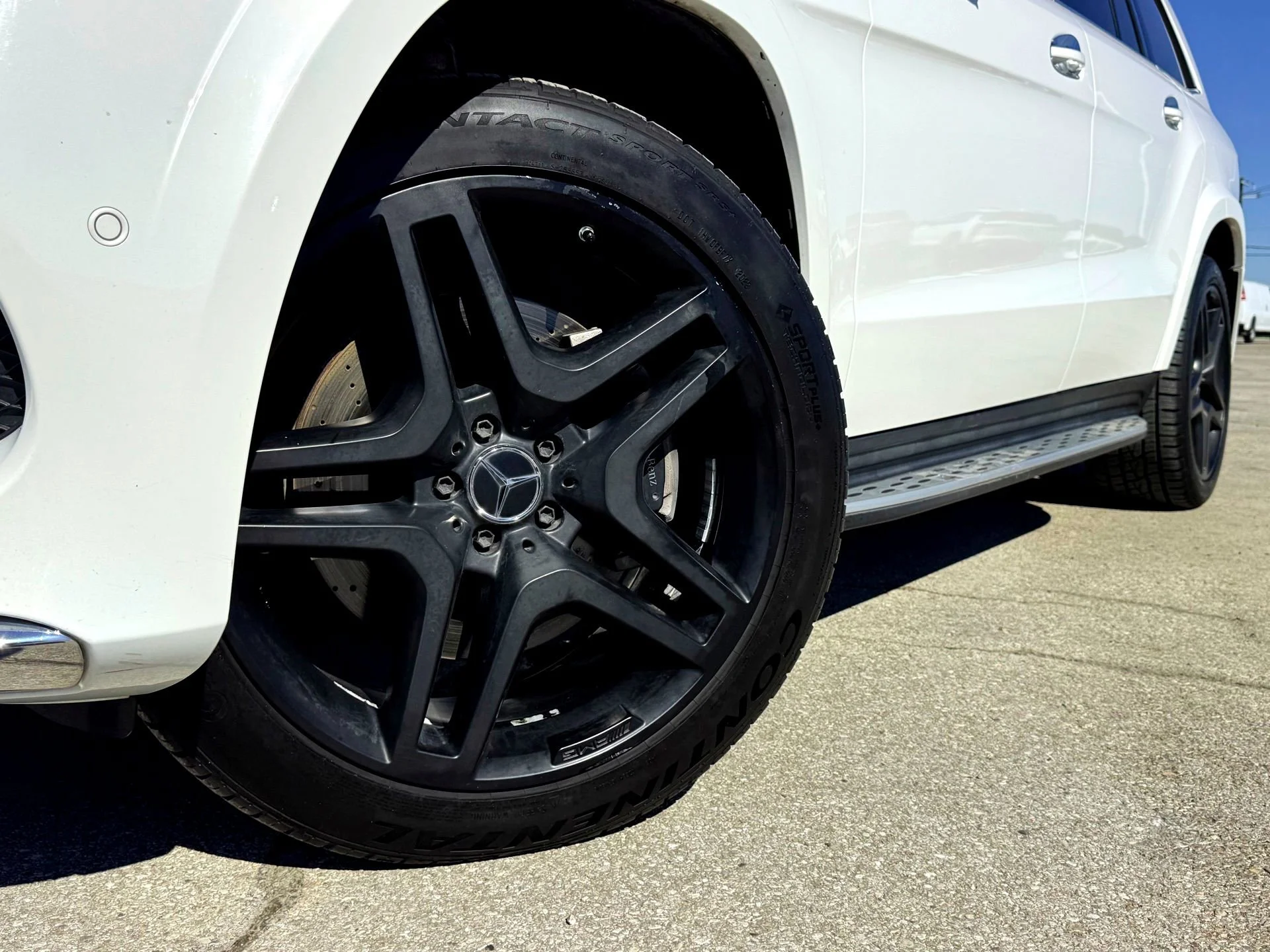 Used 2019  Mercedes-Benz GLS 550 4MATIC® image 2